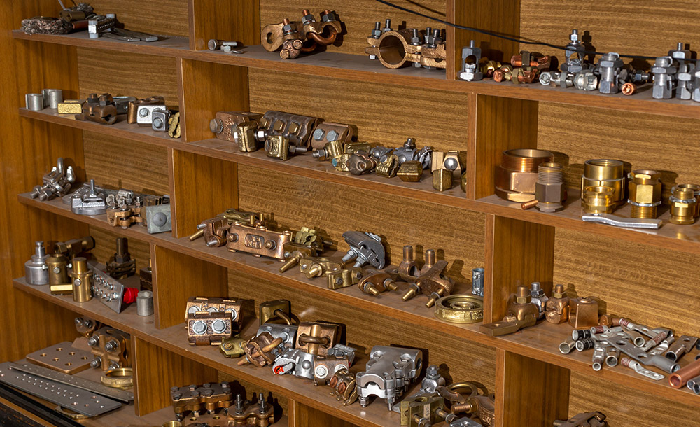 Fabricación de las piezas críticas para subestaciones