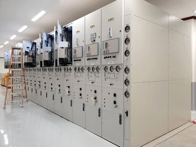 Conectores de aluminio para media tensión en Ecuador